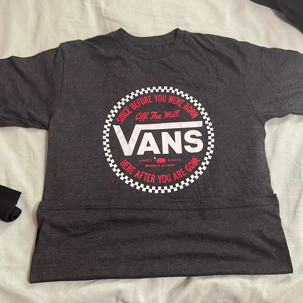 Short sleeve mens small name brand Vans tees